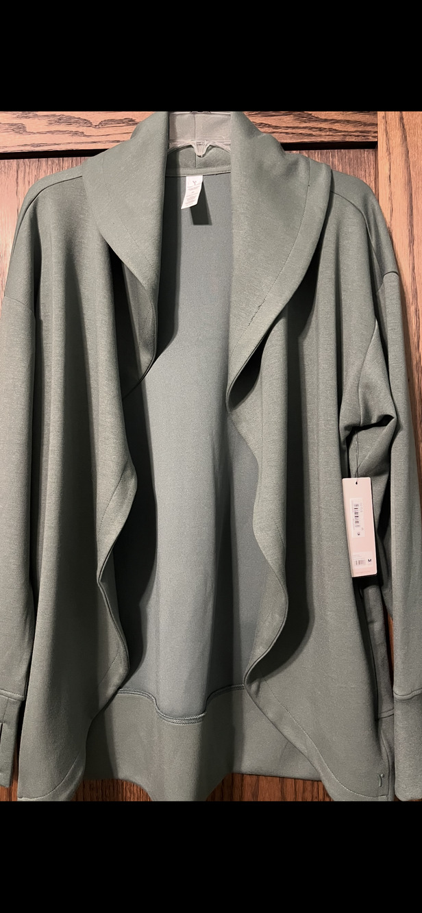 Yogalicious Cardigan Size M
